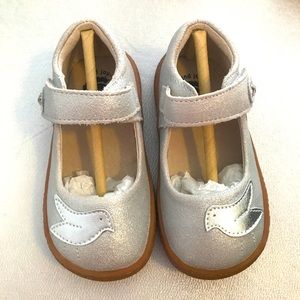NIB Livie & Luca Silver Mary Janes - size 6